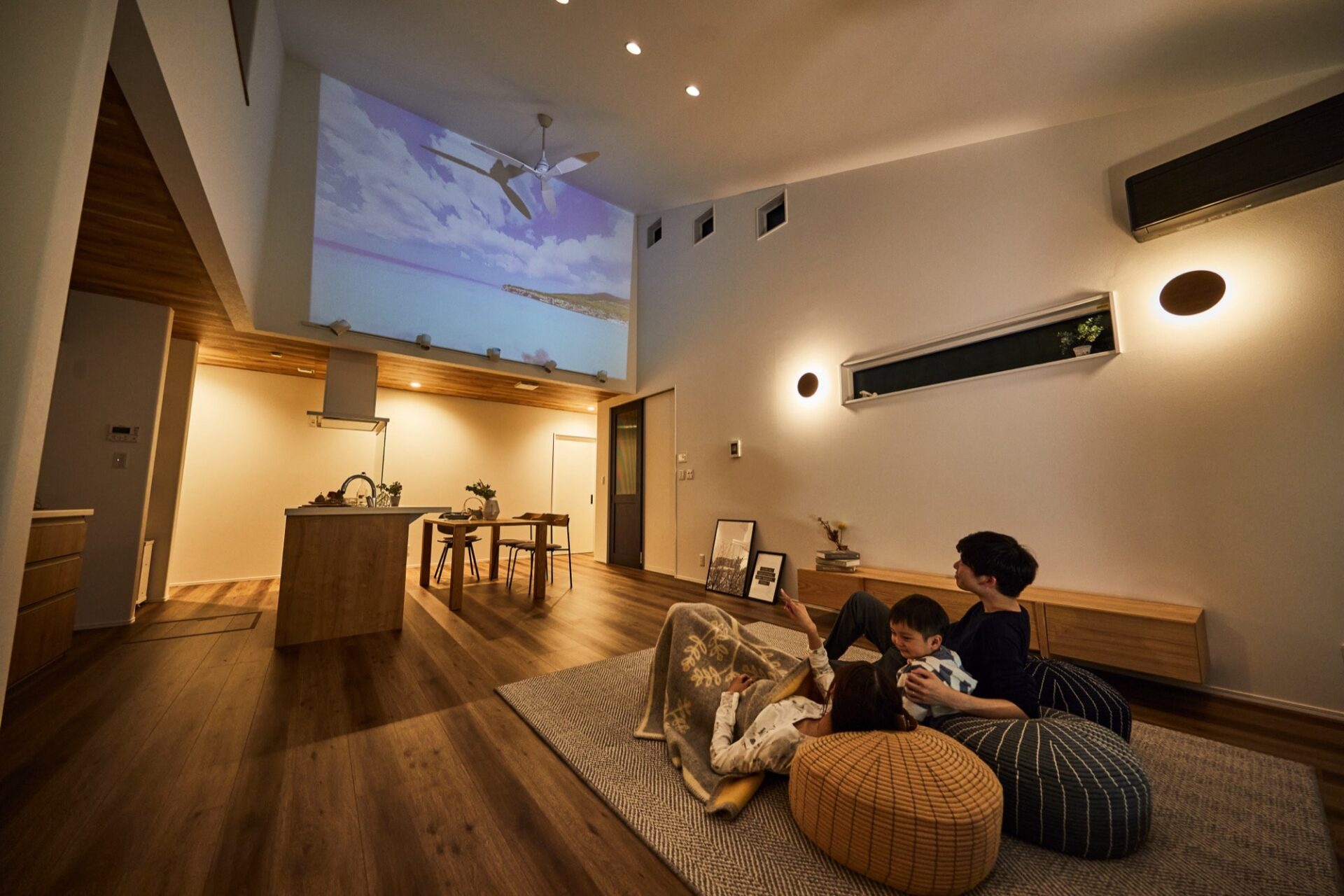 読書や映画など、秋の夜長に趣味を楽しむ空間