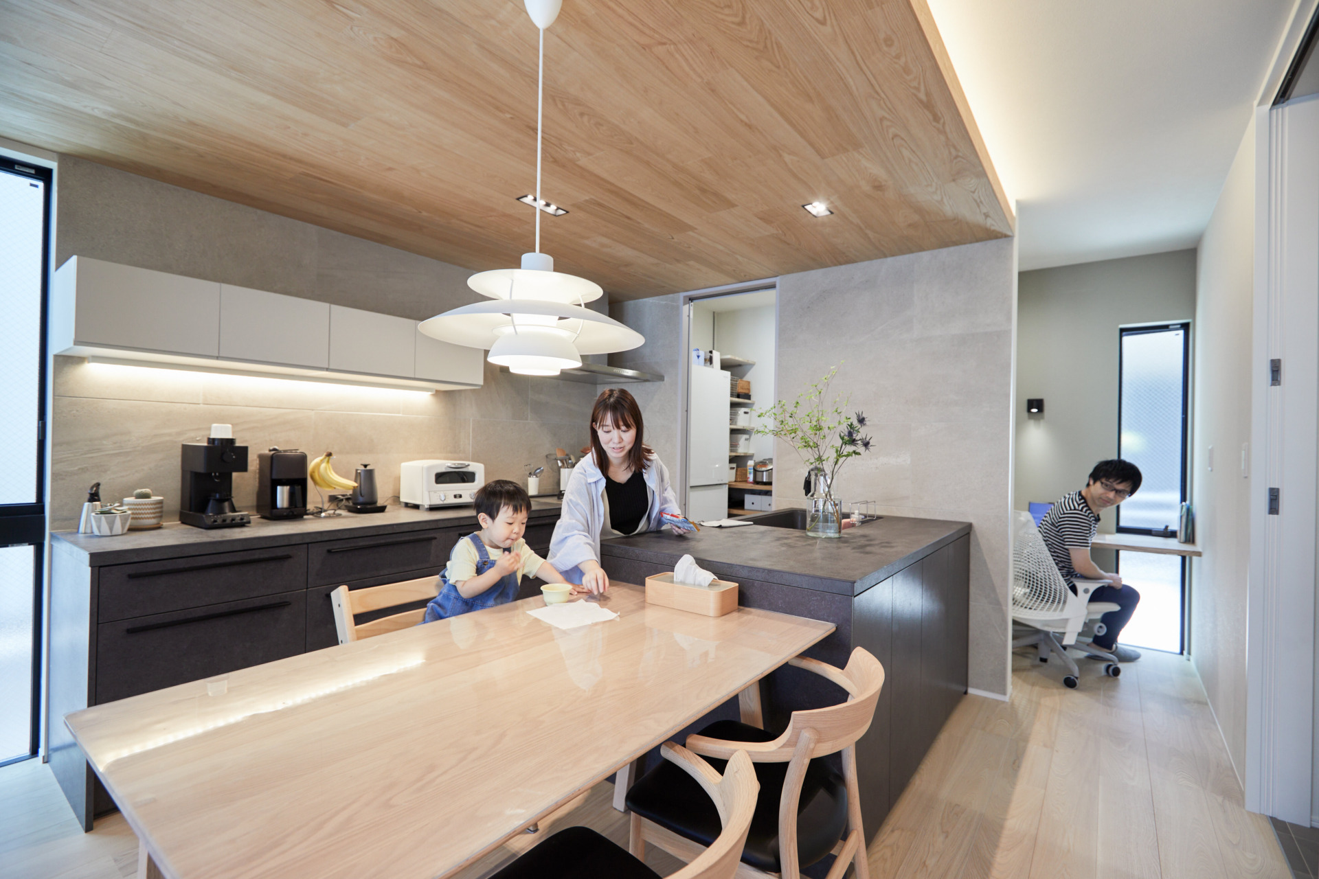 毎日使うからこそこだわりたい。ワンランク上のシステムキッチン・LIXIL「リシェル」