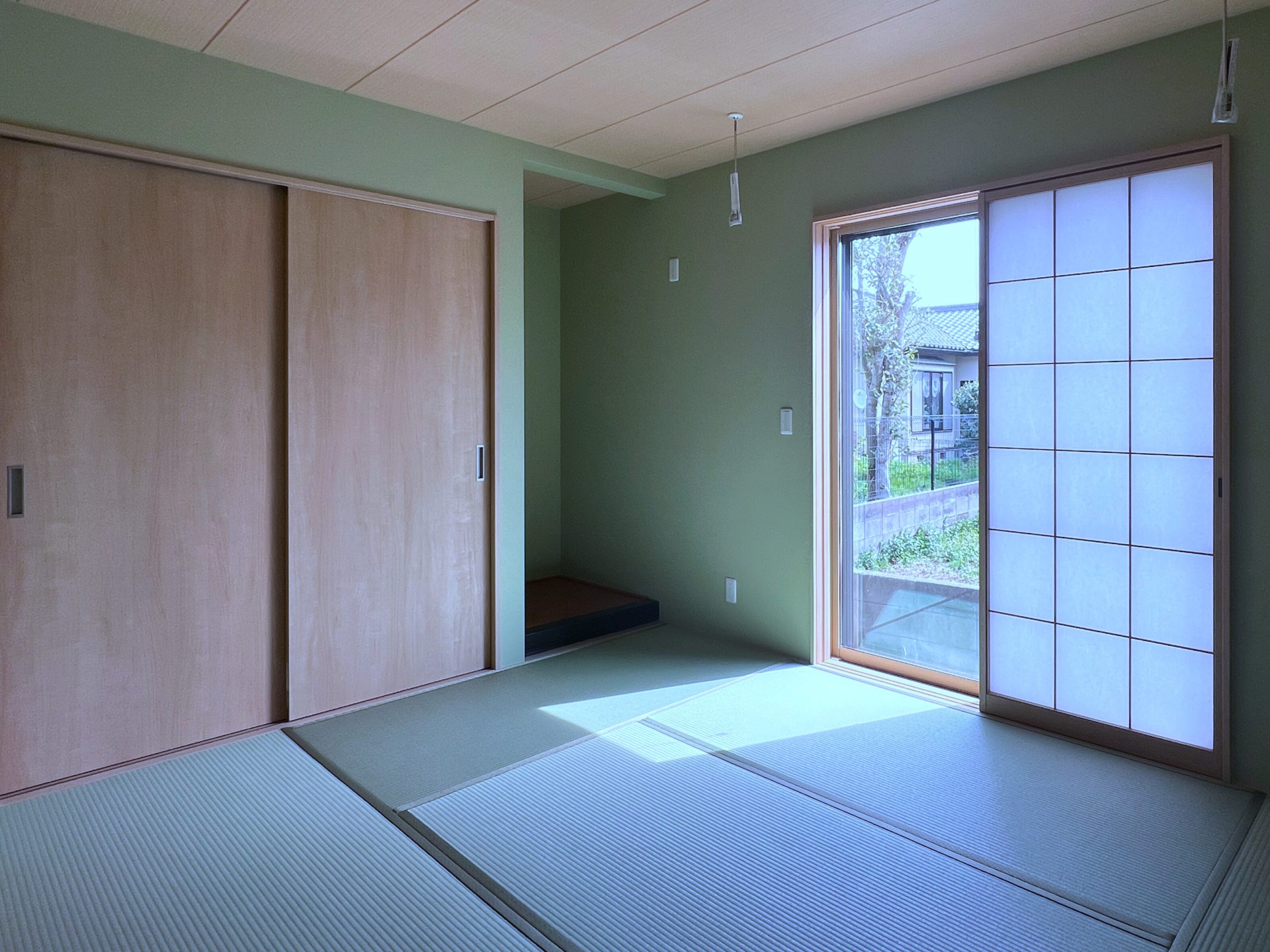 リビングと一体で利用可能な6畳のゆったり和室が備わった住まい
